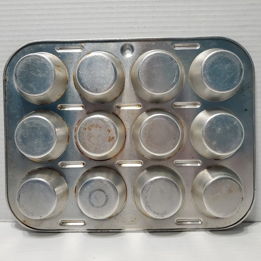 Vintage Mirro Aluminum Muffin Cupcake Pan Made in USA Retro Bakeware Tin 12 Hole